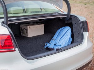 2014 Volkswagen Jetta Hybrid trunk
